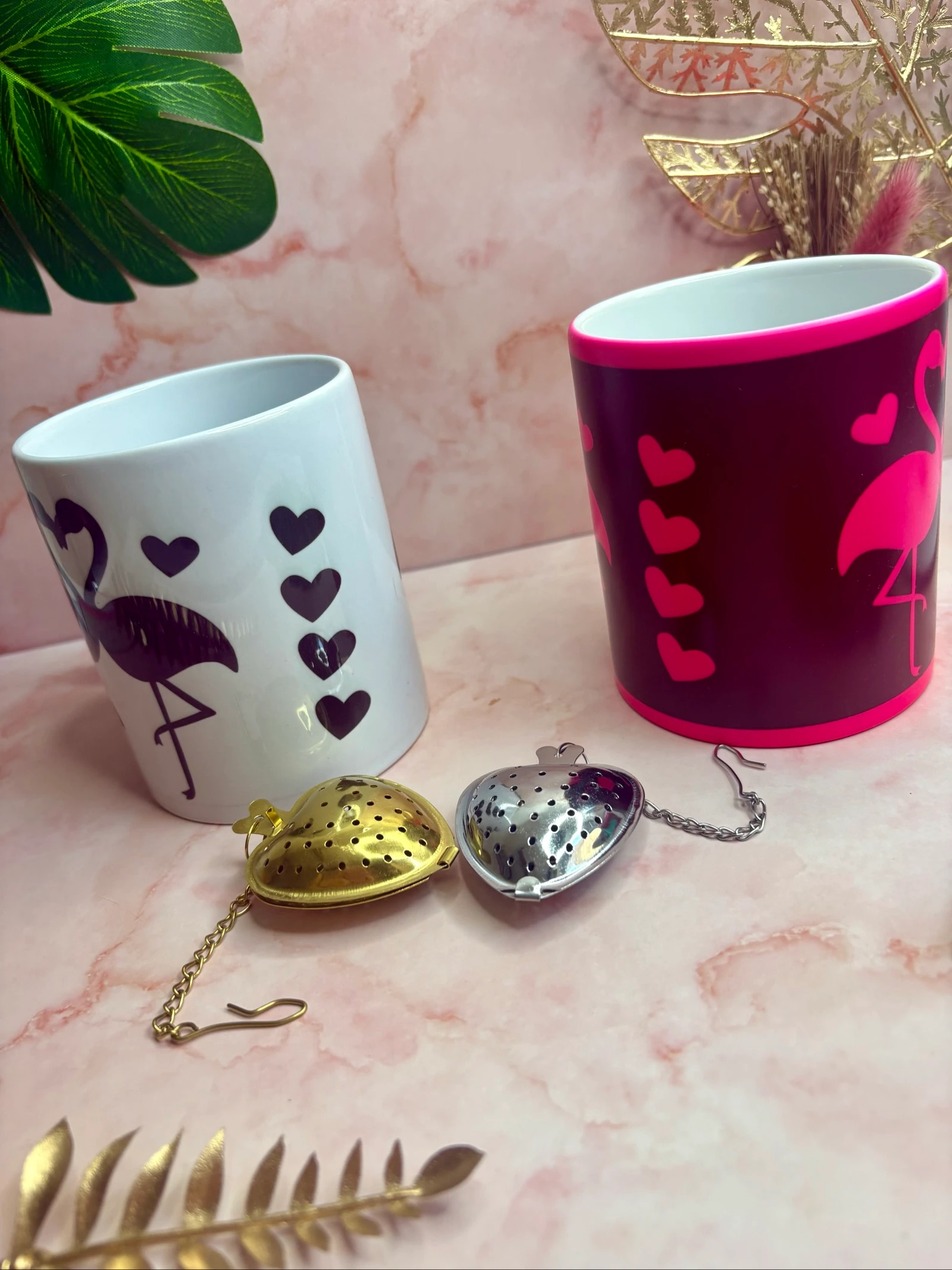 Set of 2 pink flamingos mugs with matching tea balls – photo 3